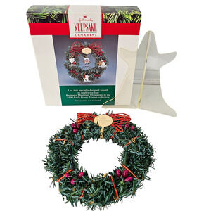 VTG 1990 Hallmark ornament wreath Little Frosty Friends Memory wreath